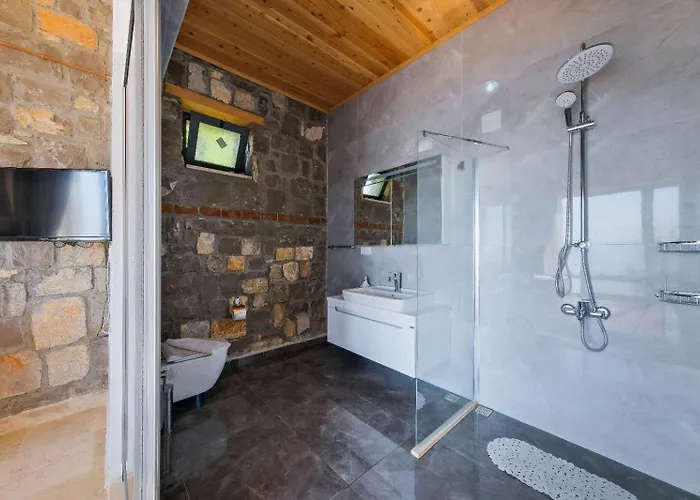 فيلة Defnem Uzumlu (Mediterranean)